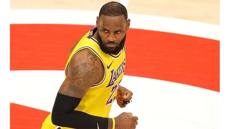 Duas mulheres são expulsas de jogo da NBA por discutirem com LeBron James