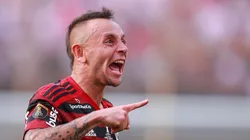 Rafinha é ídolo do Mengão — Foto: Getty Images