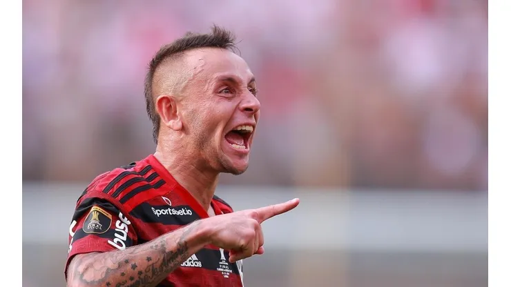 Rafinha é ídolo do Mengão — Foto: Getty Images