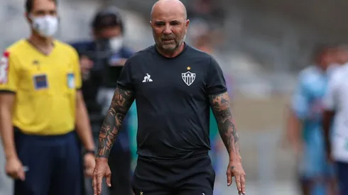 Sampaoli deve buscar mudanças em decorrência do adiamento - Foto: Pedro Souza/CAM.