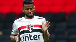 Reinaldo anotou um golaço sobre o Atlético-GO
