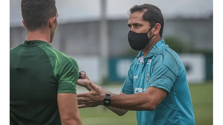 Coritiba perde dupla de atacantes e Morínigo tem dúvida na escalação