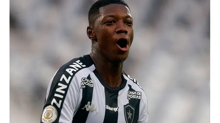 Babi deve ser negociado. Vitor Silva/Botafogo