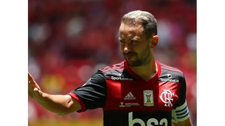 Flamengo exige vender Everton Ribeiro por até R$ 65 milhões