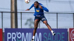 Manoel durante treino do Cruzeiro