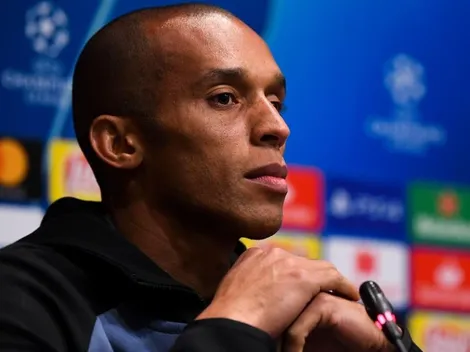 Miranda no Flamengo? Torcida se divide na web com rumores de contratação do zagueiro