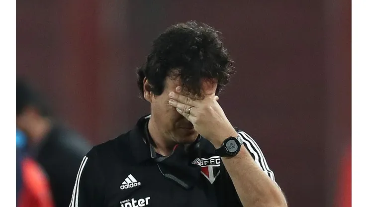Diniz segue pressionado no cargo técnico — Foto: Getty Images