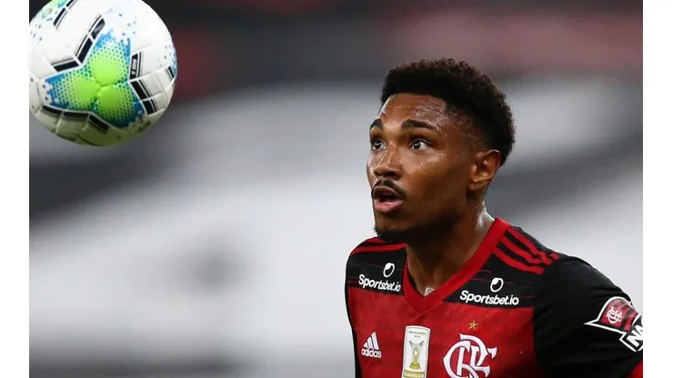 Vitinho não vive grande fase no Fla — Foto: Getty Images
