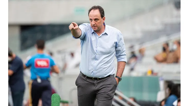 Ceni é questionado no Mengão — Foto: Alexandre Vidal / Flamengo