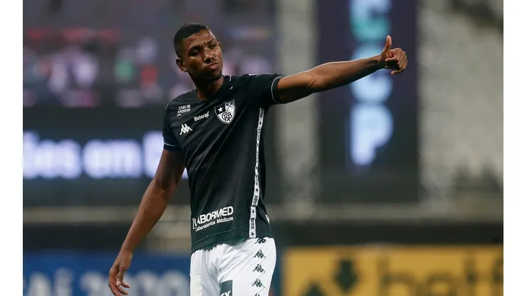 Kanu deve permanecer no Fogão. Vítor Silva/Botafogo