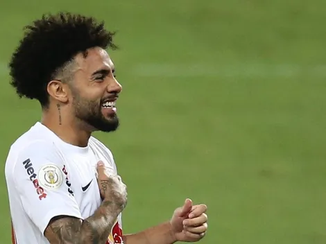 Claudinho, do RB Bragantino, expõe negociações no Santos