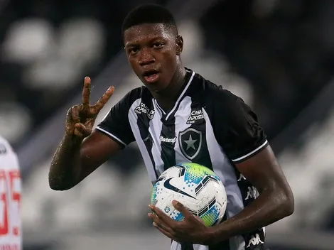 Casares é ágil no mercado e pode dar "chapéu" no Santos por Babi, do Botafogo