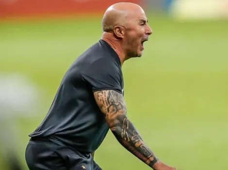 Sampaoli se irrita após reclamação e bate-boca com Luxemburgo na beira do gramado