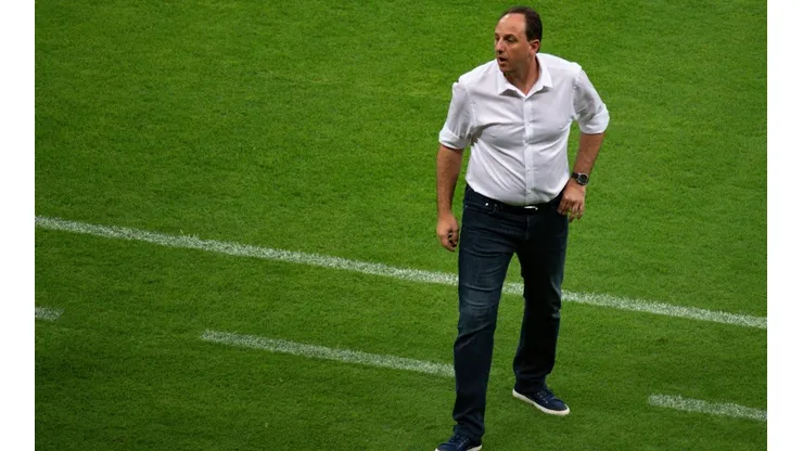 Rogério Ceni vem sendo duramente criticado no comando do Flamengo