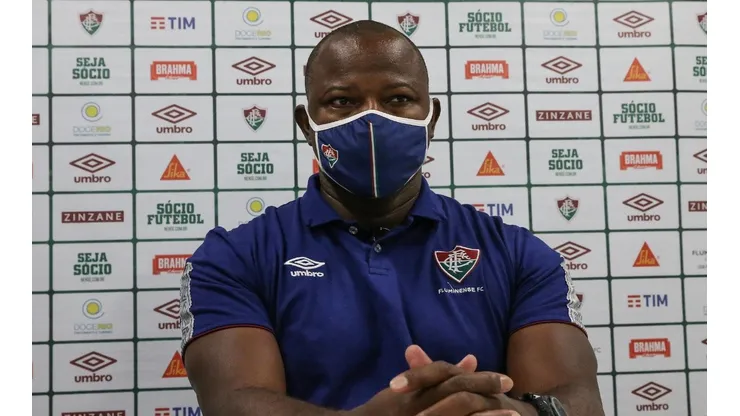Marcão durante a coletiva — FOTO: LUCAS MERÇON / FLUMINENSE F.C.