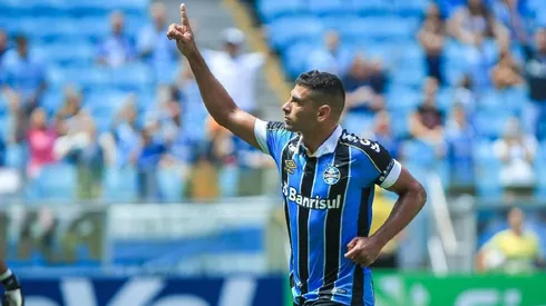 Diego Souza exige vitória no Gre-Nal para recolocar o Grêmio na disputa pelo Brasileirão