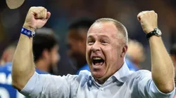 Diniz está pressionado e Mano Menezes é oferecido ao São Paulo