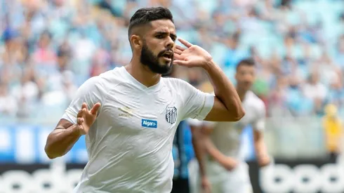 Felipe Jonatan afirma que Santos está focado em busca do G-6 mesmo na final da Libertadores