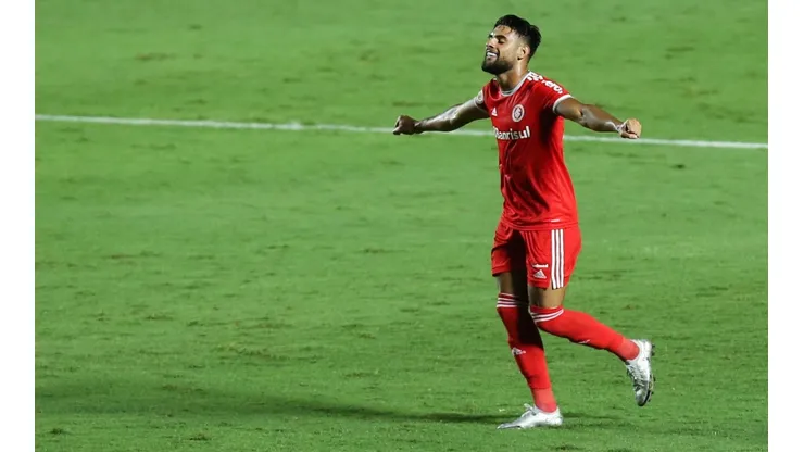 O Internacional assumiu a ponta da tabela após goleada sobre o São Paulo