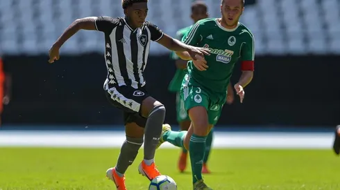 João Vitor Fubá negocia com o Palmeiras. Foto: Vitor Silva/Botafogo