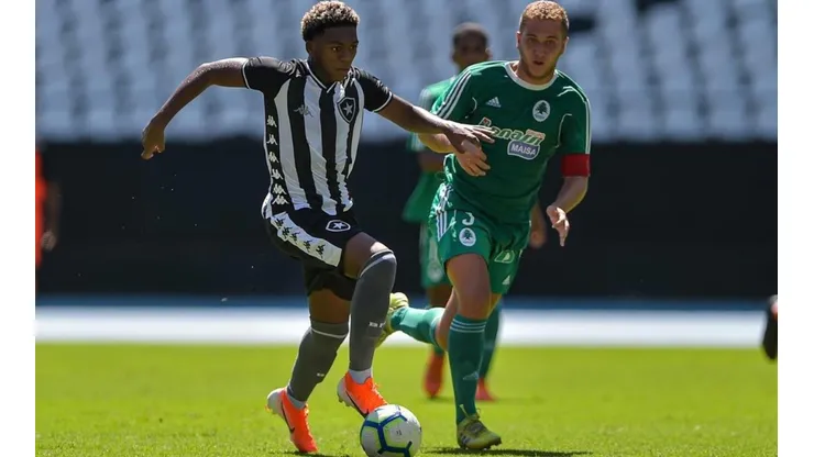 João Vitor Fubá negocia com o Palmeiras. Foto: Vitor Silva/Botafogo