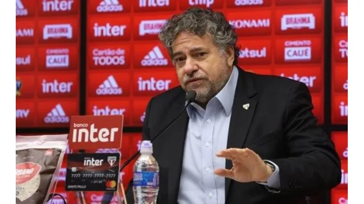 Casares estuda renovar com jogador peça-chave no elenco de Diniz