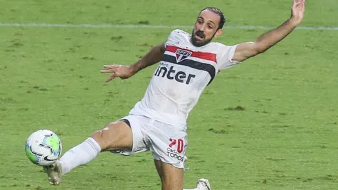 Juanfran pode ser desfalque. Getty Images