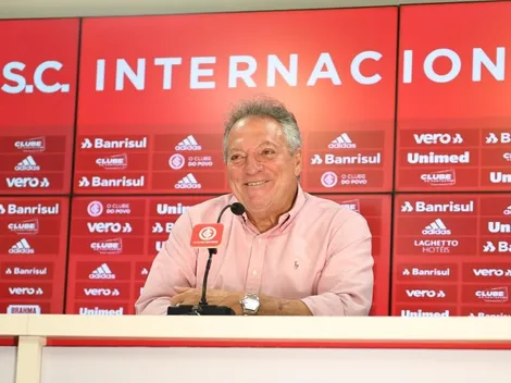 Abel não perde oportunidade de 'cornetar' Coudet após 6ª vitória seguida