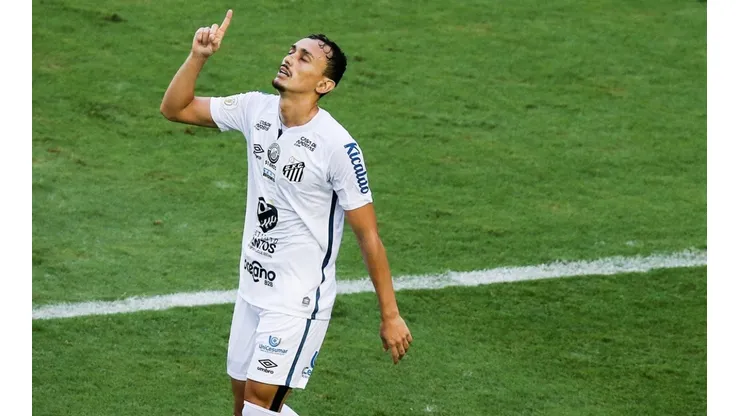 Diego Pituca abriu o placar na Vila Belmiro nesta quarta-feira (13), em Santos x Boca Juniors