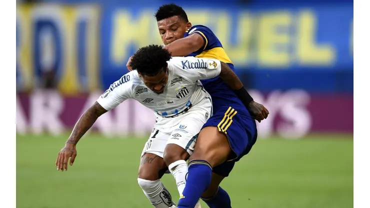 O lateral Frank Fabra foi expulso em Santos x Boca Juniors após agredir Marinho