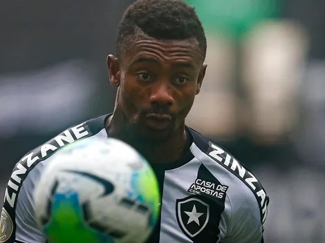 Contrato impede Botafogo de dispensar Kalou após Brasileirão