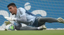 João Paulo volta a briga pela titularidade no gol do Santos