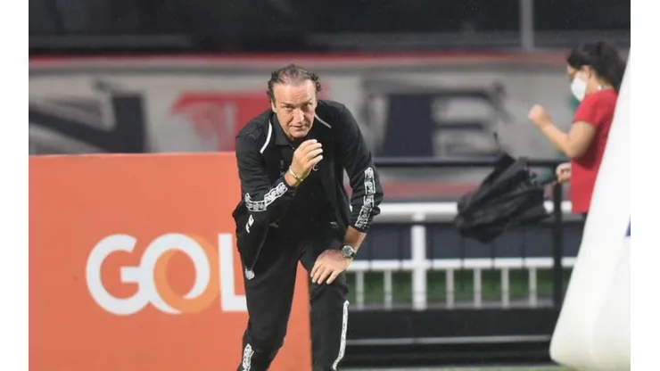 Cuca pede pés no chão para o confronto contra o Boca Júniors