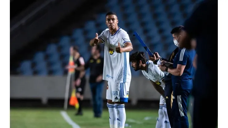 Paulo Eduardo comemora estreia na equipe profissional do Cruzeiro