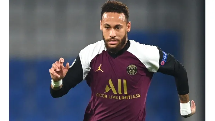 Neymar foi criticado pelo narrador esportivo Nilton César em entrevista ao UOL - (Foto: Getty Images)
