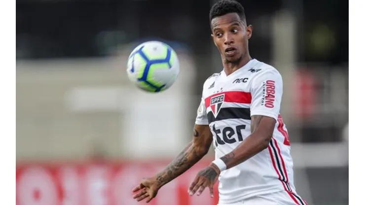 Fernando Diniz coloca ponto final em discussão com Tchê Tchê
