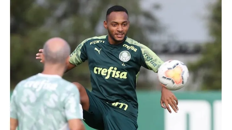 Abel relaciona Fabrício e mais dois jogadores da base para jogo contra o Sport