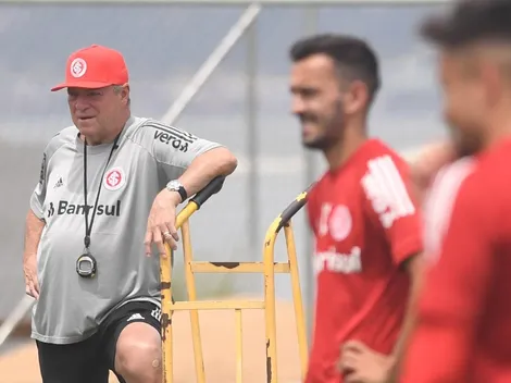 "Pupilo" de Coudet perde espaço de vez e vira 4ª opção com Abel