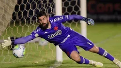 Fernando Miguel aprova desempenho do Vasco contra o Atlético