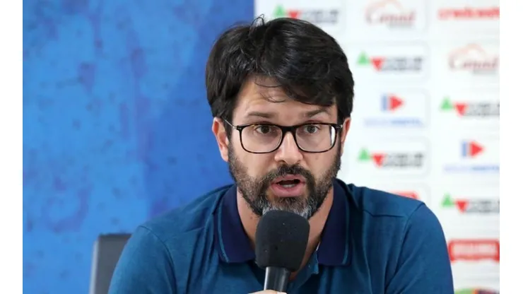 Bellintani busca acerto com artilheiro. Foto: Felipe Oliveira/EC Bahia