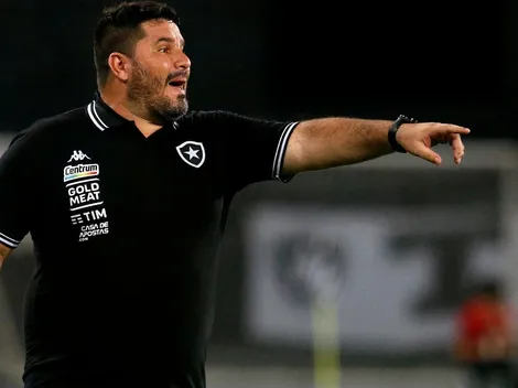 “Tem que doer na pele”: Barroca não se conforma com desperdício de oportunidades no Botafogo