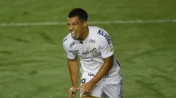 Marcos Leonardo é preterido por Cuca e não viaja para enfrentar o Boca