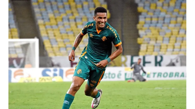Fred orienta Marcos Paulo não deixar o Fluminense tão cedo