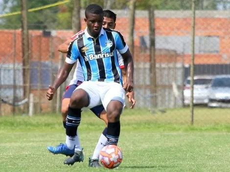 Elias quer jogar Gauchão e recebe conselhos de Renato e Maicon