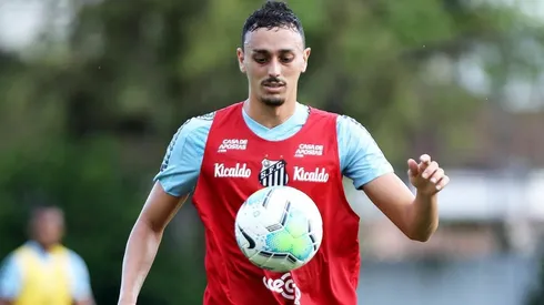 Pituca é um dos melhores jogadores do Alvinegro Praiano — Foto: Pedro Ernesto Guerra Azevedo/Santos FC