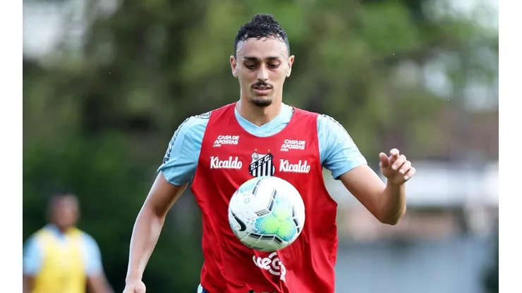 Pituca é um dos melhores jogadores do Alvinegro Praiano — Foto: Pedro Ernesto Guerra Azevedo/Santos FC