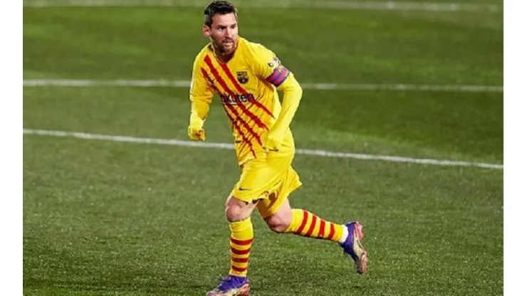 Messi completa 500 jogos no Campeonato Espanhol e Barcelona vence o Huesca
