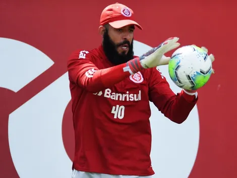 Danilo Fernandes deixa 'pulga atrás da orelha' de Abel Braga