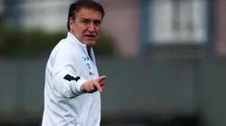 Cuca faz sucesso no Peixão — Foto: Ivan Storti/Santos FC