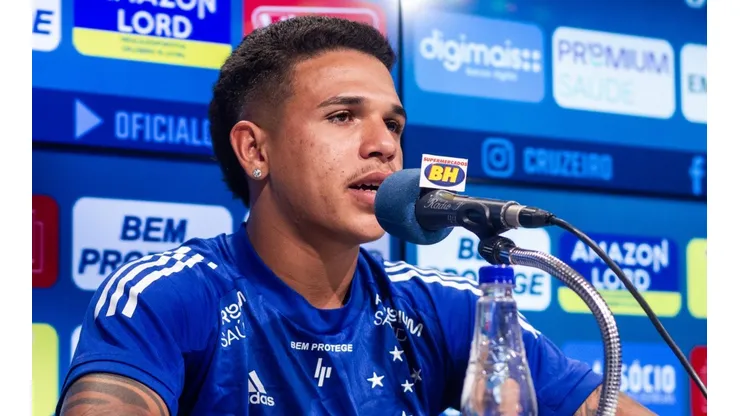 Jadsom busca o acesso da Raposa. Foto: Gustavo Aleixo/Cruzeiro